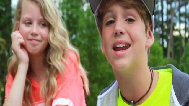 MattyB and JohnnyO - She looks so perfect смотреть онлайн