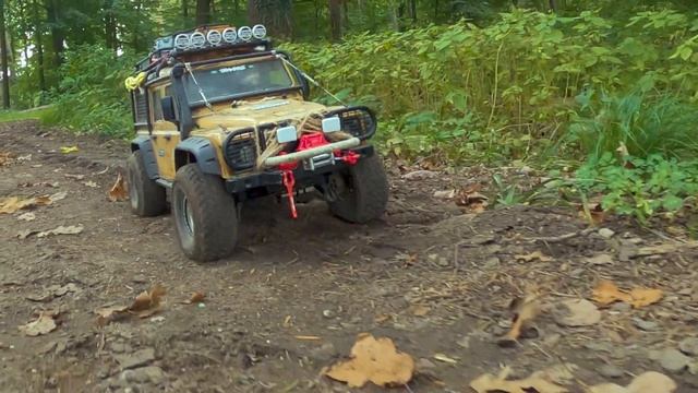 Traxxas Trx4 Ford Bronco 2021 vs Trx-4 Land Rover Defender D110 Off Road Chellenge смотреть онлайн