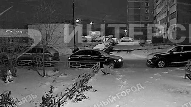 В Челябинске девушка разбила машину битой смотреть онлайн