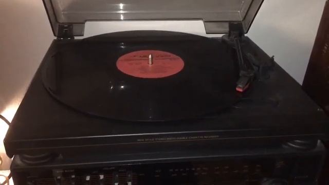 МУЗЫКАЛЬНЫЙ ЦЕНТР CROWN смотреть онлайн