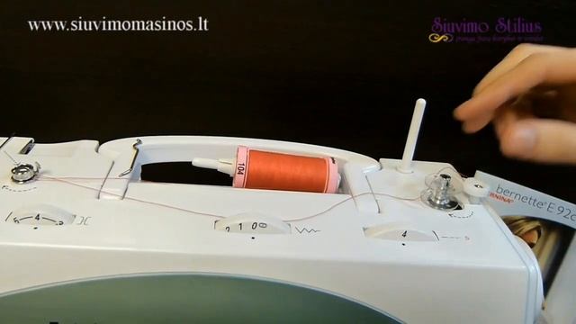 Kaip privynioti apatinį siūlą. How to spin a bobbin on a sewing machine смотреть онлайн