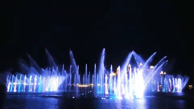 Palm Jumeirah новый самый большой в мире фонтан!! Adele - Rolling in the deep смотреть онлайн
