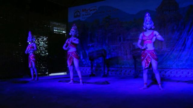 VIETNAM traditional dance at My Son (hd-video) смотреть онлайн