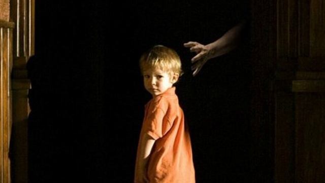 Дети плохо себя вели и их забрал мужик. The Kids Misbehaved And Were Taken Away By A Man