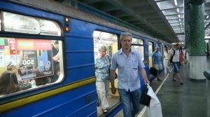 Изучаем цвета и поезда, железнодорожный транспорт для детей. Обучающее видео