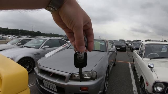 Nissan Skyline R34 GT-R z japońskiej aukcji | STRADALE Japan vlog смотреть онлайн