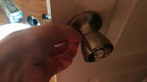 Замена ручки межкомнатной двери