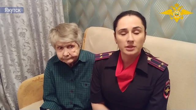 Полицейские взяли под опеку пожилую женщину, которую истязал собственный сын