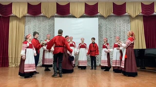 Детский ансамбль народной песни "Во кузнице " хороводная песня "Как за речкой, за рекой" смотреть онлайн