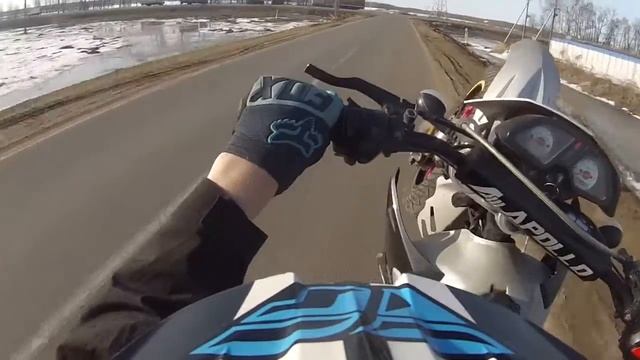 Baltmotors 200 motard Wheelie смотреть онлайн