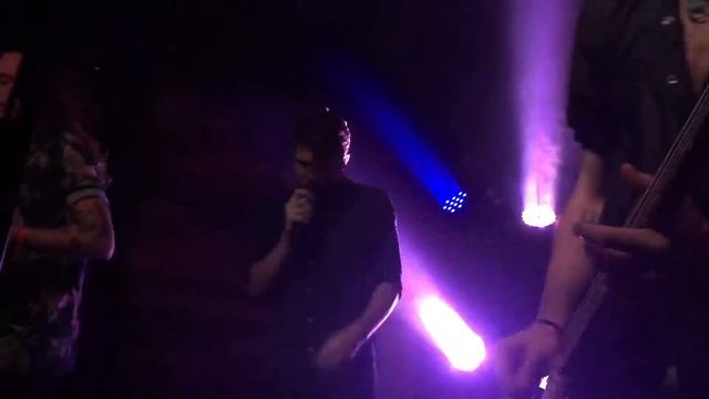 Hands Like Houses - No Parallels Live смотреть онлайн