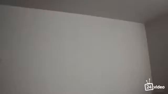 Фокус с плитой и бумажным самолетиком смотреть онлайн