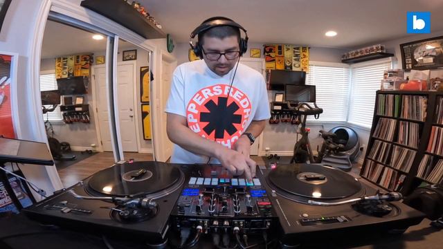 DJ Fuze flips tracks from 20 years apart: '20-Year View' for August 2022 смотреть онлайн