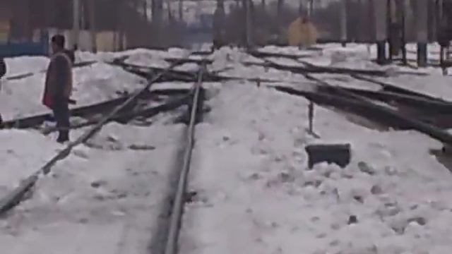 Новости. Кривой Рог. 05.01.2015. Погрузка снега на ст. Кривой Рог-Главный. смотреть онлайн