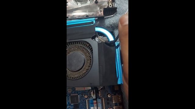 Acer Predator Helios 300 PH315-54 Cleaning and Repasting Thermal Paste смотреть онлайн