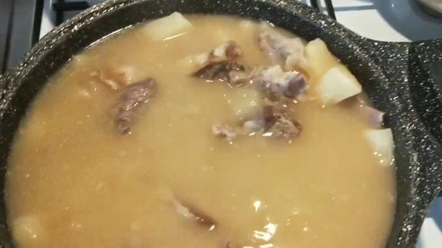 Картошка тушёная со свиными рёбрами. смотреть онлайн