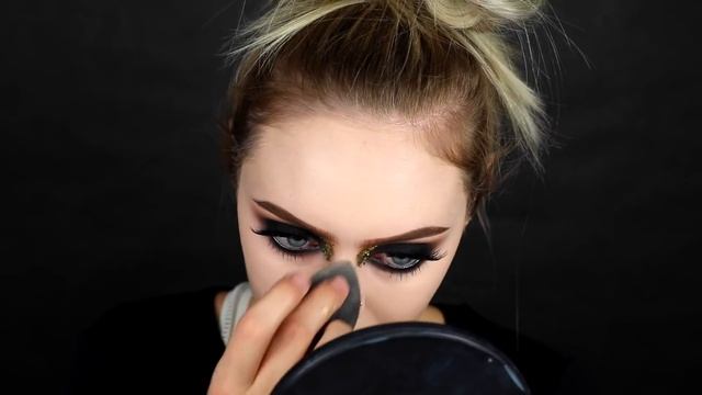 Creepy Glamorous Clown Halloween Makeup