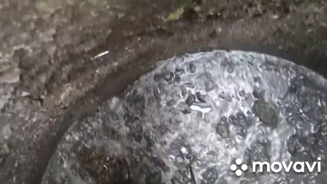 прочистка канализации в колодце ч 2 . как чистить канализацию смотреть онлайн