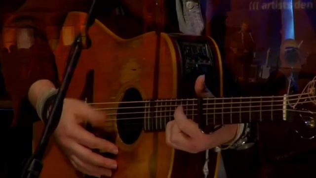 Glen Hansard Lay Me Down live at 'the artists den' смотреть онлайн