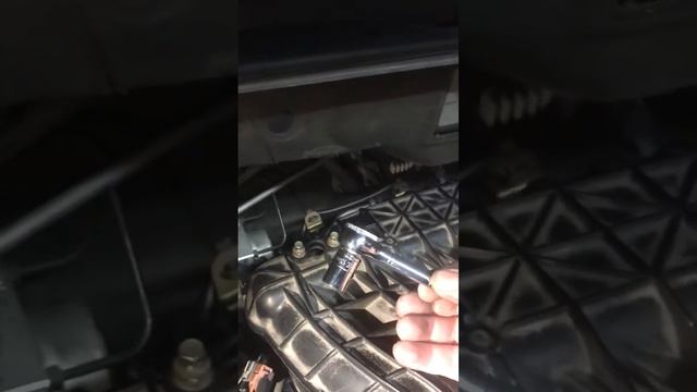 Vid 1 of 12 2005 Mitsubishi Endeavor Spark Plug смотреть онлайн