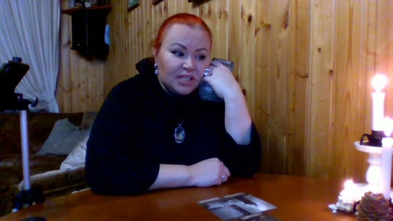 Годовой расклад Таро по России на 2023 год. Пристегните ремни, будет трясти.