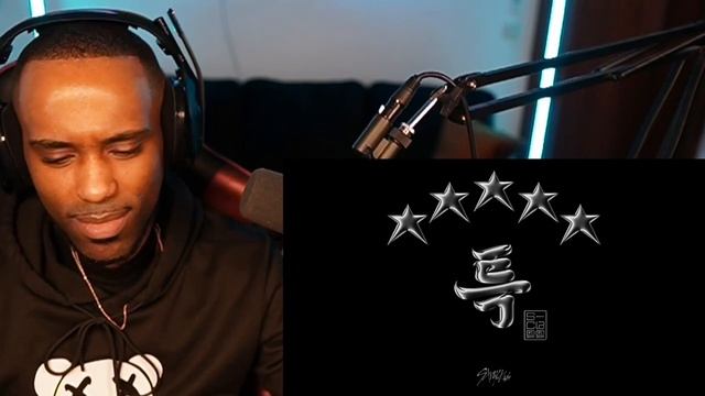 American Reacts to K POP! STRAY KIDS FT. TIGER JK - TOPLINE Reaction | HoodieQReacts смотреть онлайн