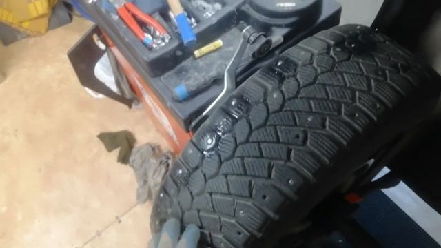 Зимняя резина. Обзор на Gislaved Nord Frost 200. Обзор на ремонтный шип. смотреть онлайн