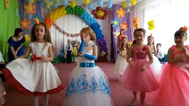 #Танец #принцесс / #Dancing princesses смотреть онлайн