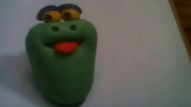 Лепим лягушку из пластилина