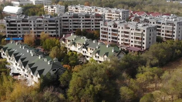 Поездка по городу // Осень в Алматы смотреть онлайн