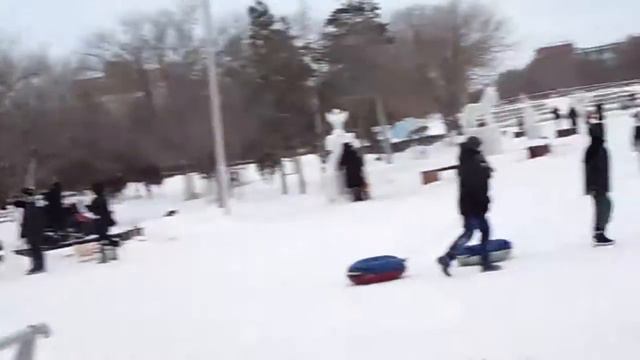 Прогулка с детём в парке 3 января, после Нового года! Часть 1.Продолжение следует! смотреть онлайн
