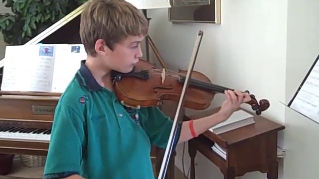 Alex's Bach Minuet смотреть онлайн