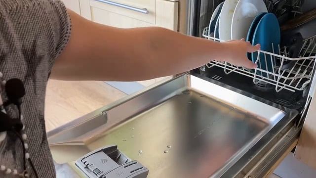 Как пользоваться таблетками для посудомоечной машины TARI смотреть онлайн