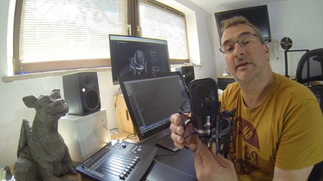Carsten Kümmel speaks about Neumann TLM107 смотреть онлайн