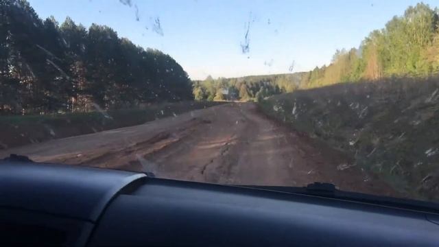 Volkswagen Multivan умеет ездить по любым дорогам России смотреть онлайн