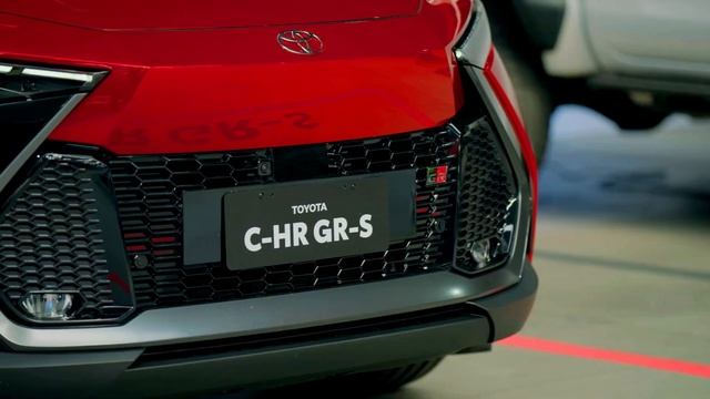 New Toyota Corolla Cross 2024 Vs. Toyota C-HR 2024 – The Sibling Comparison