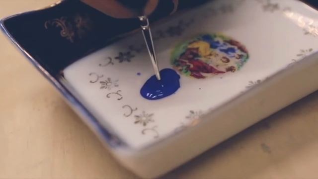 Похмельный бар, тюремная гжель и плачущий пистолет: новости, удивившие на неделе