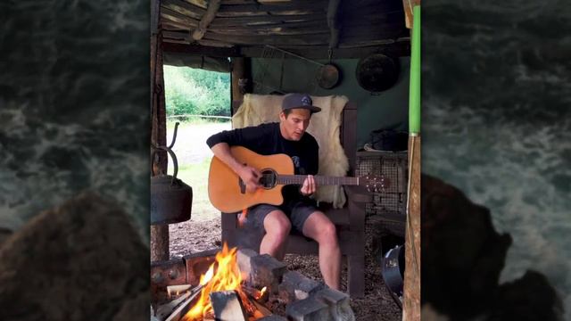 Hold (Acoustic) смотреть онлайн