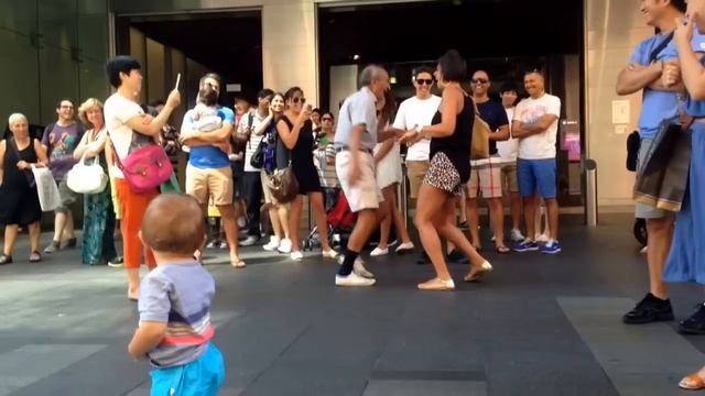 La Bamba @ Pitt Street Mall Sydney смотреть онлайн