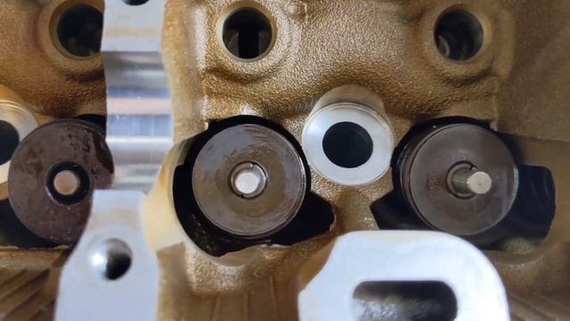 Replacing the valve stem seals on the car engine. The tricks of the masters. смотреть онлайн