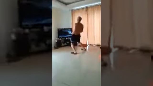 отец xyu chel а упоротый первый раз перед тв смотреть онлайн