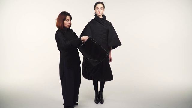 Кейп со съемным шарфом клатчем смотреть онлайн