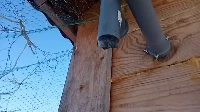 ВЕНТИЛЯЦИЯ В КУРЯТНИКЕ ЗАРАБОТАЛА-THE VENTILATION SYSTEM IN THE CHICKEN COOP IS WORKING смотреть онлайн