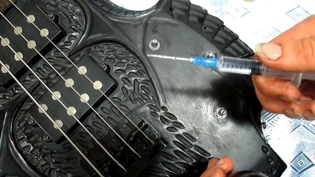 Чистка потенциометров на электрогитаре и пульте. смотреть онлайн