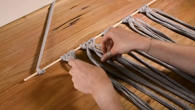 How to Make: Macrame Wall Hanging смотреть онлайн