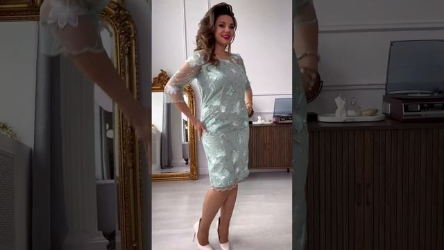 Нарядное платье мятного оттенка #shorts смотреть онлайн
