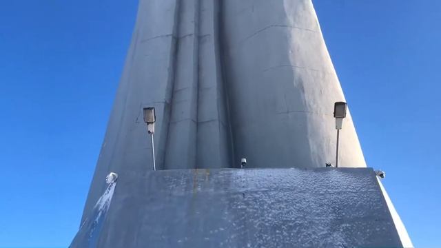 Стоит над Мурманском Алёша – Защитник Родины, солдат. Памятник - Алёша в Мурманске смотреть онлайн