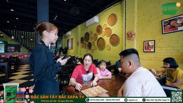 SAPA TV | CẢ NHÀ ĐI CHỢ HOA TẾT Ở LÀO CAI ĂN CƠM SƯỜN SIÊU NGON смотреть онлайн