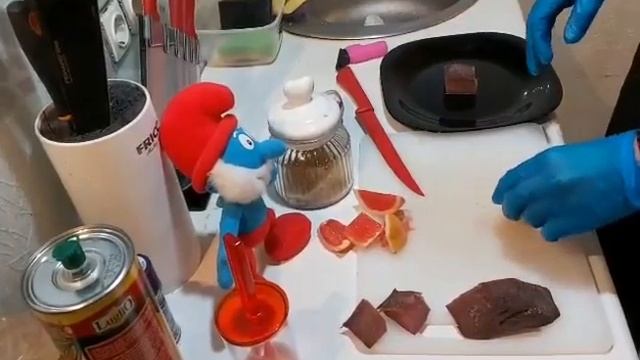 Тунец фламбе на красном грейпфруте с карамелизированным сахаром. Азы мишленовской кухни. смотреть онлайн