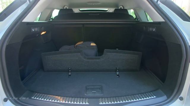 2017 Renault Megane Estate - Interior Exterior and Drive смотреть онлайн